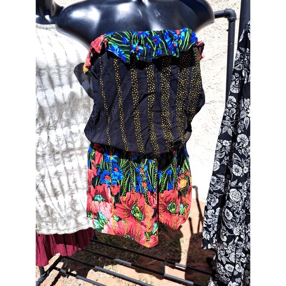 Spring Sale! Lot 28 is 3 fun Sz M dresses 1 off the shoulder tropical shorts - Picture 5 of 12